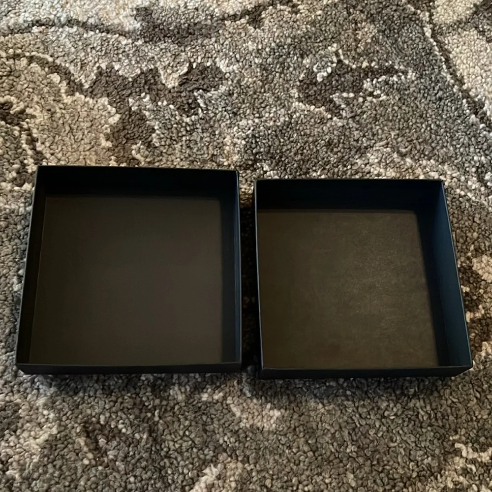 Chanel Black Box - Picture 7 of 10